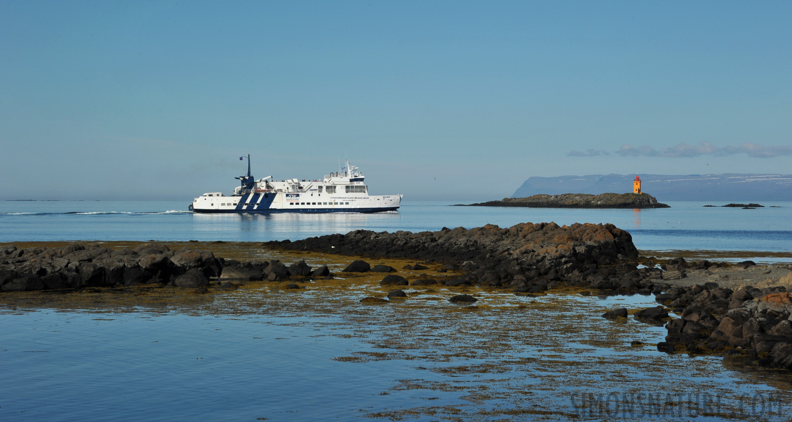 The island Flatey [85 mm, 1/800 sec at f / 13, ISO 400]